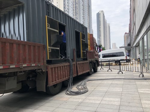 玉龙低温环境下，柴油发电机组电池充满电的具体时间受哪些因素影响？